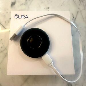 Oura ring Heritage black size 7 with charger and box